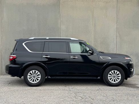 Used 2024 Nissan Armada SV image 2