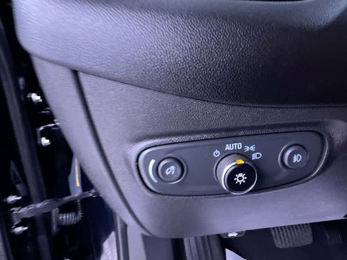 Used 2021 Chevrolet Equinox LT image 16