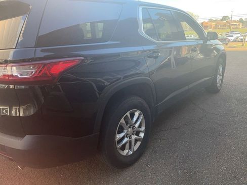 Used 2021 Chevrolet Traverse LS image 8