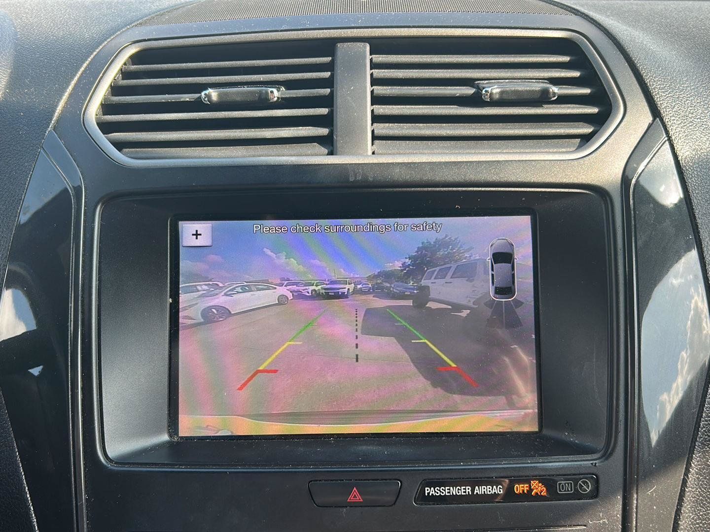 Used 2019 Ford Explorer XLT w/ Equipment Group 201A FWD image 9