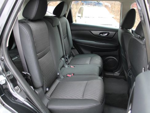 Used 2018 Nissan Rogue S image 27