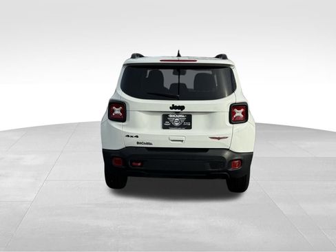 Used 2023 Jeep Renegade Trailhawk image 7