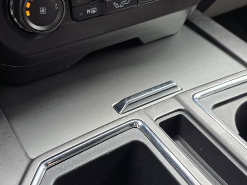 Used 2019 Ford F150 XLT w/ Equipment Group 302A Luxury RWD image 17