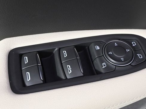 New 2025 Cadillac XT5 Sportv w/ LPO, Floor Liner Package image 23