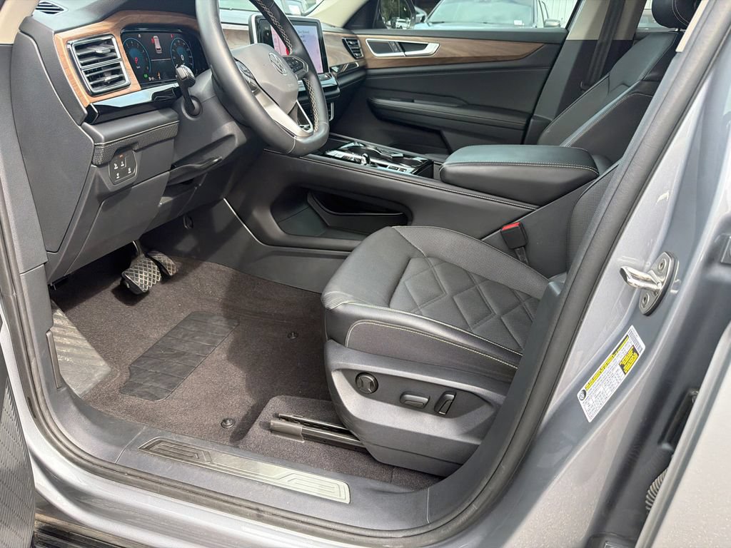 Used 2024 Volkswagen Atlas SE FWD image 9