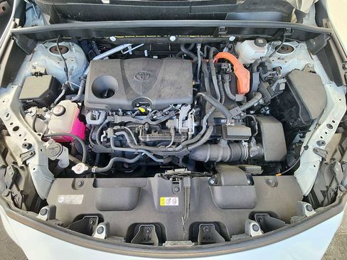 Used 2022 Toyota Venza XLE image 11