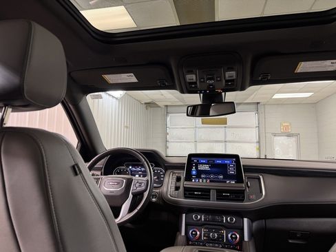 Used 2021 GMC Yukon SLT w/ SLT Premium Package image 24