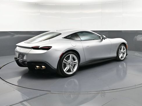Used 2024 Ferrari Roma RWD image 8