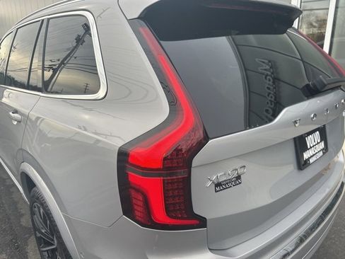 Used 2025 Volvo XC90 B5 Plus image 10