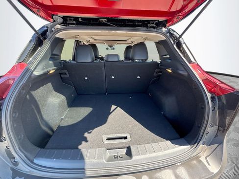 Used 2025 Nissan Kicks SR w/ SR Premium Package FWD image 23