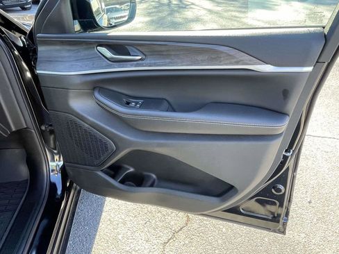 New 2026 Jeep Grand Cherokee Altitude image 16