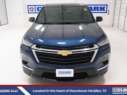Used 2023 Chevrolet Traverse LS image 2