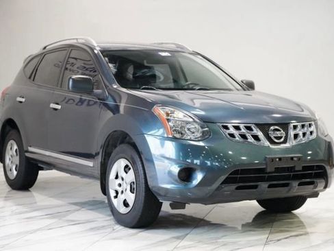 Used 2015 Nissan Rogue S w/ Convenience Package FWD image 3