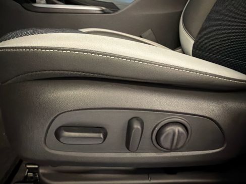 Used 2025 Buick Envista Preferred w/ Convenience I Package image 16