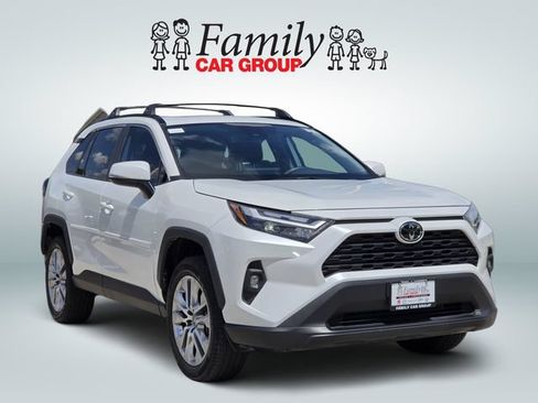 Used 2025 Toyota RAV4 XLE Premium FWD image 2