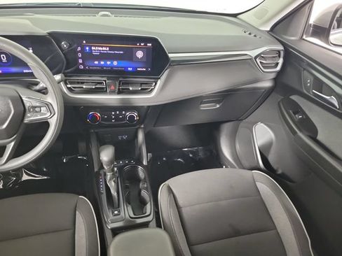 Used 2024 Chevrolet TrailBlazer LT FWD image 17