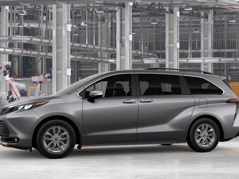 New 2026 Toyota Sienna XLE FWD image 3