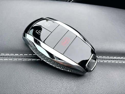 Used 2021 Bentley Continental GT image 14