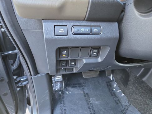 Used 2022 Nissan Frontier SV image 19