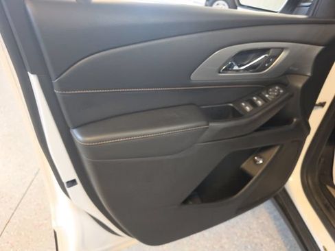 Used 2021 Chevrolet Traverse LT w/ LPO, Floor Liner Package AWD/4WD image 15