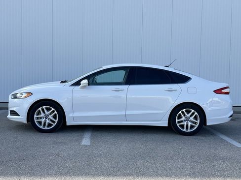 Used 2014 Ford Fusion SE image 2