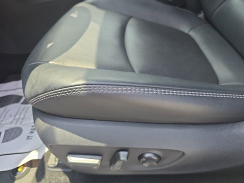 Used 2025 Toyota RAV4 Limited AWD/4WD image 27