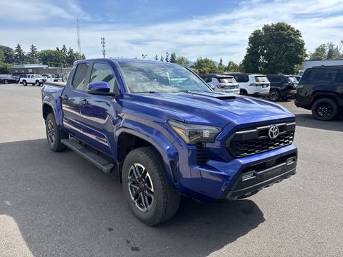 Used 2024 Toyota Tacoma TRD Sport w/ TRD Sport Upgrade Package AWD/4WD image 6