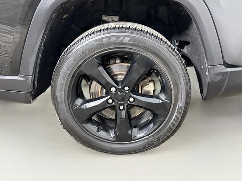 Used 2023 Jeep Grand Cherokee L Laredo AWD/4WD image 26