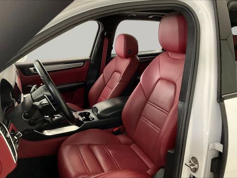 Used 2022 Porsche Cayenne Turbo AWD/4WD image 20