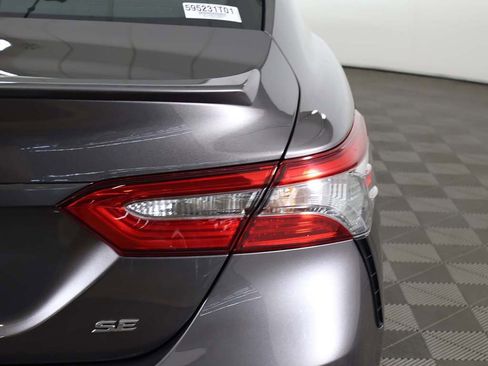 Used 2018 Toyota Camry SE image 13