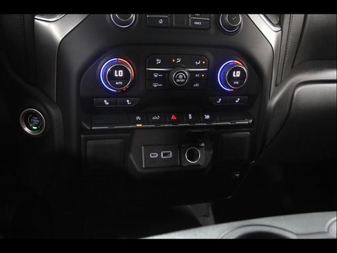 Used 2022 Chevrolet Silverado 1500 LT AWD/4WD image 15