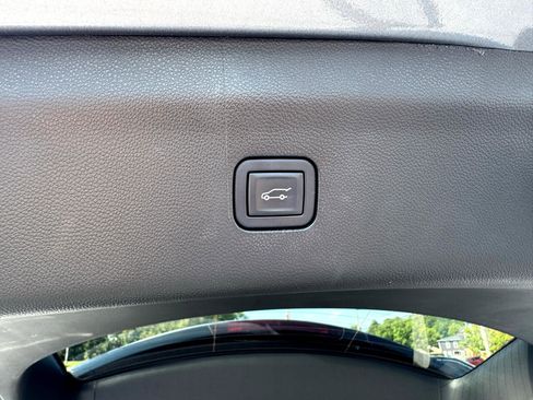 Used 2023 Buick Enclave Avenir w/ Avenir Technology Package image 21