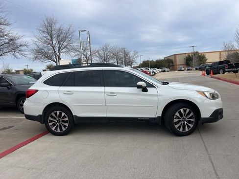 Used 2016 Subaru Outback 2.5i Limited image 2