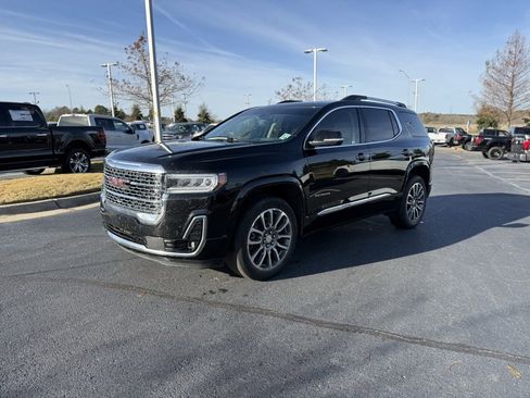 Used 2021 GMC Acadia Denali w/ Denali Technology Package image 3