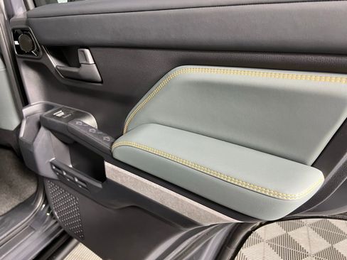 Used 2025 Toyota 4Runner Trailhunter image 33