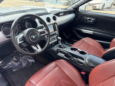 Used 2016 Ford Mustang Premium image 16