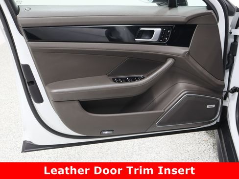 Used 2021 Porsche Panamera 4 image 12