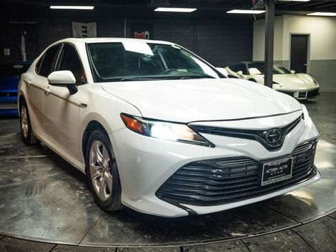Used 2019 Toyota Camry LE FWD image 5