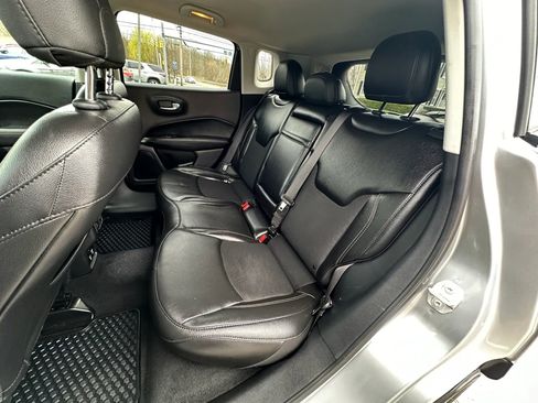 Used 2019 Jeep Compass Latitude w/ Popular Equipment Group image 16