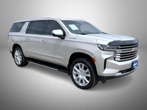 Used 2021 Chevrolet Suburban High Country AWD/4WD image 3