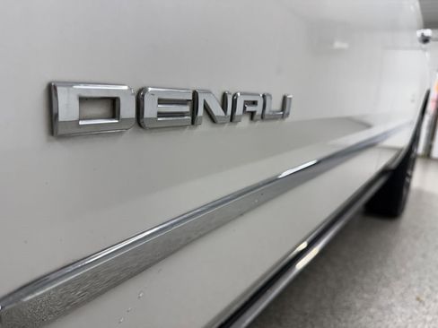 Used 2017 GMC Yukon XL Denali w/ Open Road Package image 8