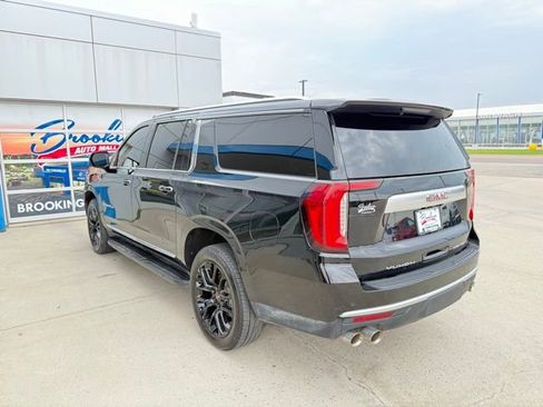 Used 2023 GMC Yukon XL Denali image 37