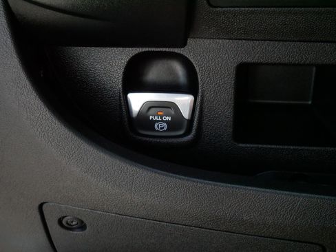 Used 2025 RAM ProMaster 2500 w/ Convenience Group FWD image 24