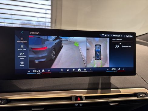 Used 2026 BMW iX xDrive60 w/ Premium Package image 22