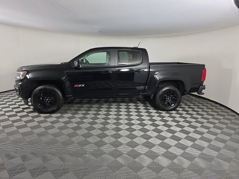 Used 2022 Chevrolet Colorado Z71 w/ Z71 Midnight Edition image 2