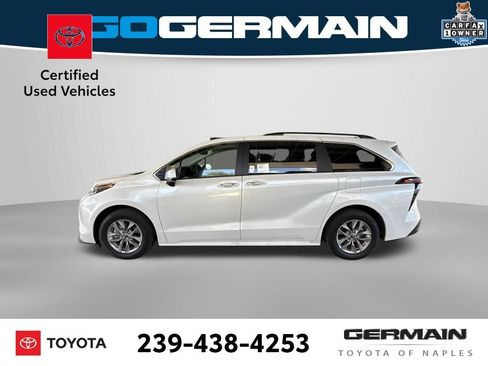 Used 2025 Toyota Sienna XLE FWD image 2
