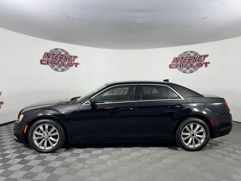 Used 2016 Chrysler 300 Limited AWD/4WD image 4