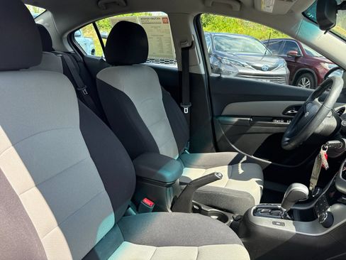 Used 2013 Chevrolet Cruze LS FWD image 27