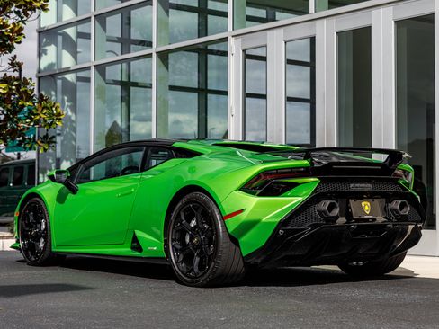 Used 2023 Lamborghini Huracan Tecnica image 15