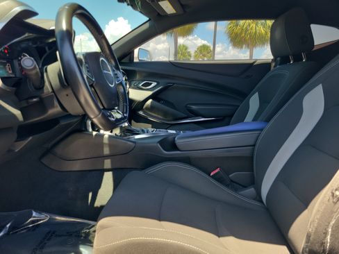 Used 2019 Chevrolet Camaro LT RWD image 17